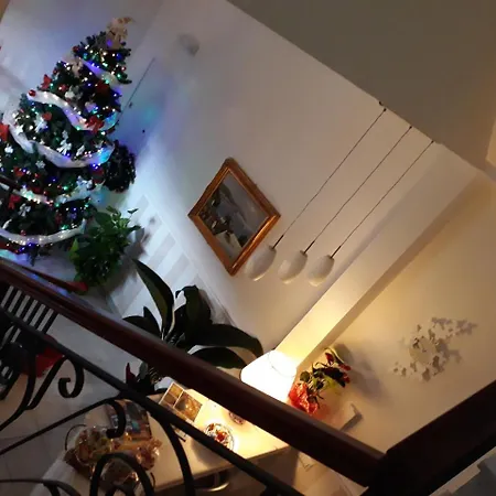 A Casa Di Simona 4* مونريالي