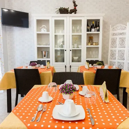 A Casa Di Simona فندق مبيت وإفطار مونريالي