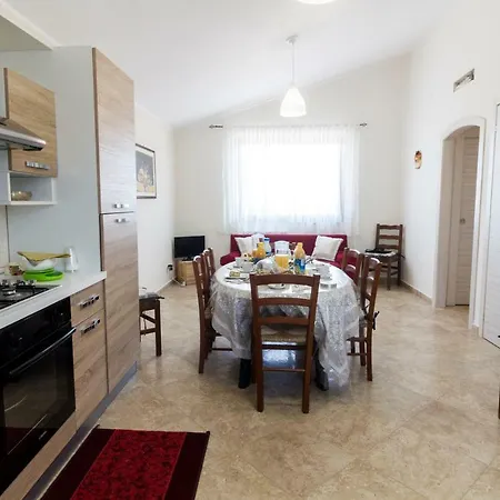 فندق مبيت وإفطار A Casa Di Simona مونريالي