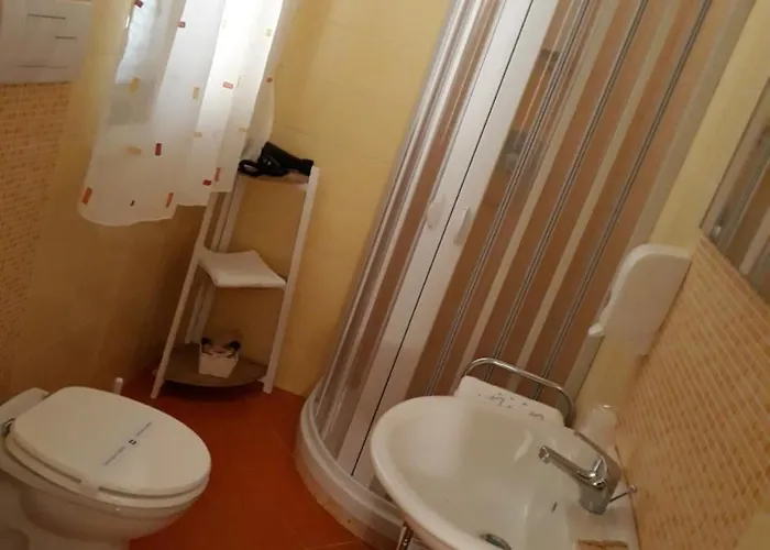 A Casa Di Simona 4* مونريالي