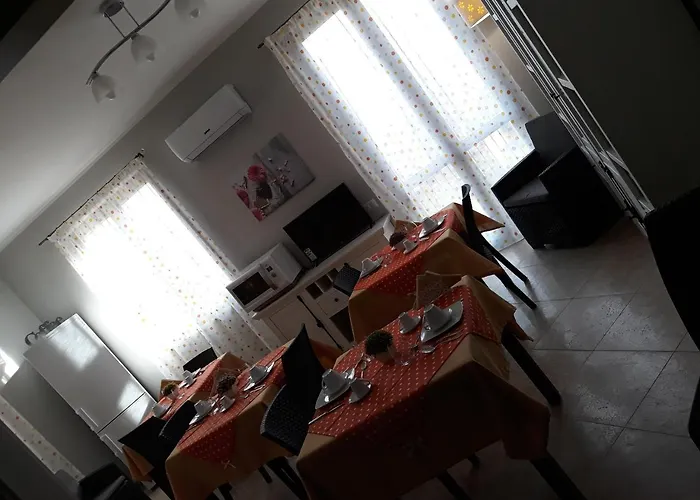 A Casa Di Simona 4* مونريالي