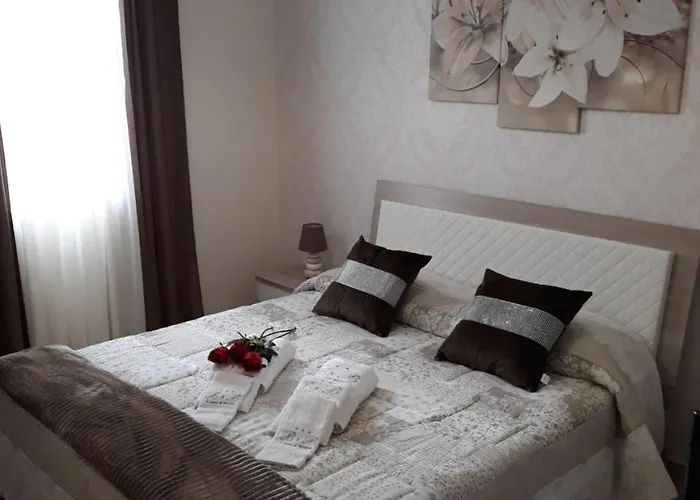 A Casa Di Simona 4* مونريالي