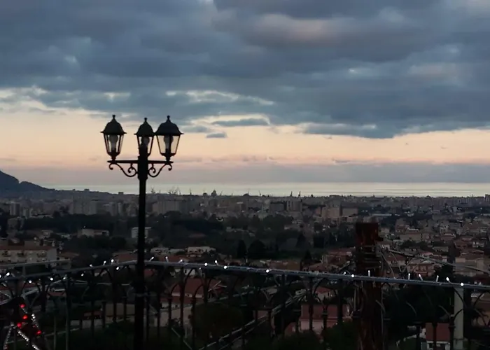 فندق مبيت وإفطار A Casa Di Simona مونريالي