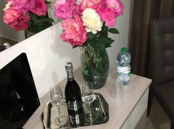A Casa Di Simona 4* مونريالي